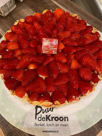 Aardbeienvlaai op harde wener bodem - tot en met 30 augustus verkrijgbaar!